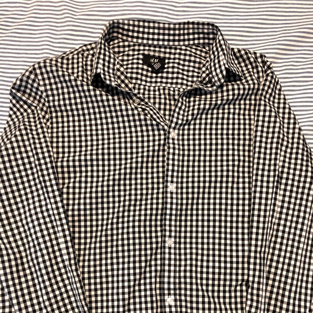 H&M Men’s Large Long Sleeve Shirt.